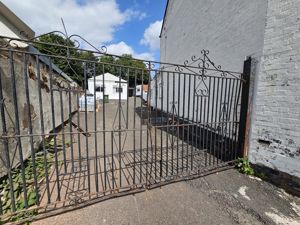 Photo 1- click for photo gallery